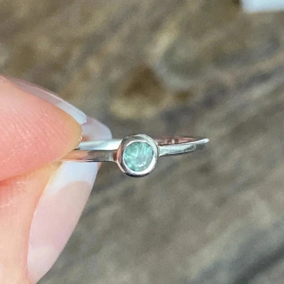 Flux and Stone| Sterling Sliver ring with  Aquamarine stone - Picture 4 of 4